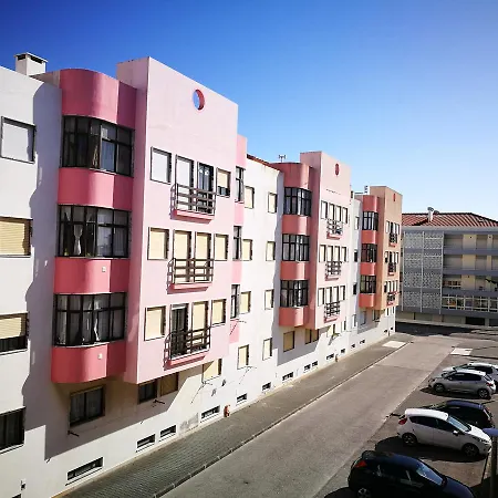 Peniche's Blue & Yellow Apartamento *