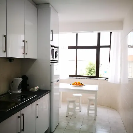 Peniche's Blue & Yellow Apartamento