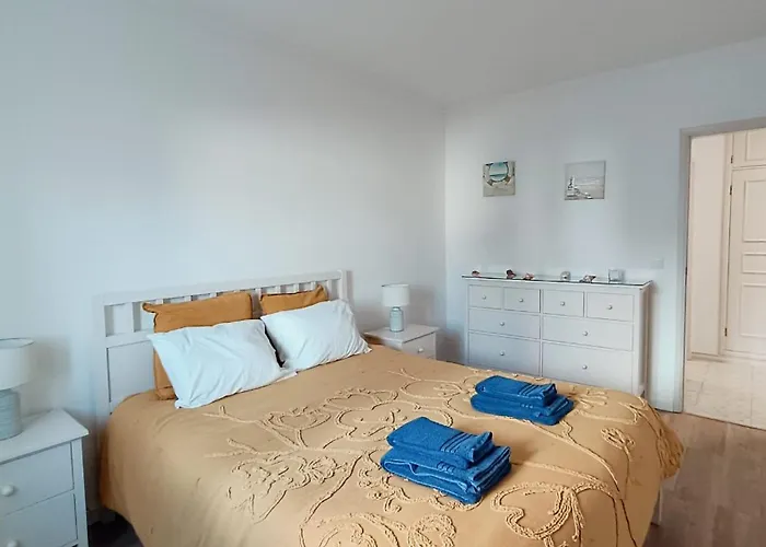 Apartment Peniche's Blue & Yellow *